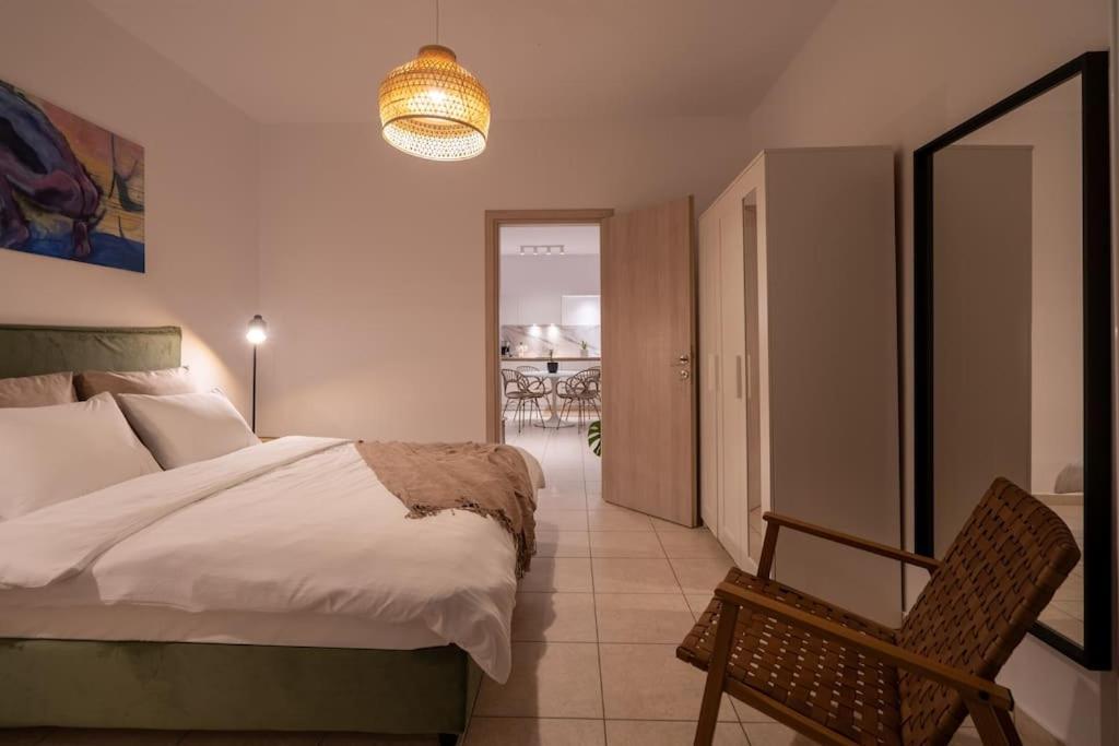 Coastal Key 9 Apartment