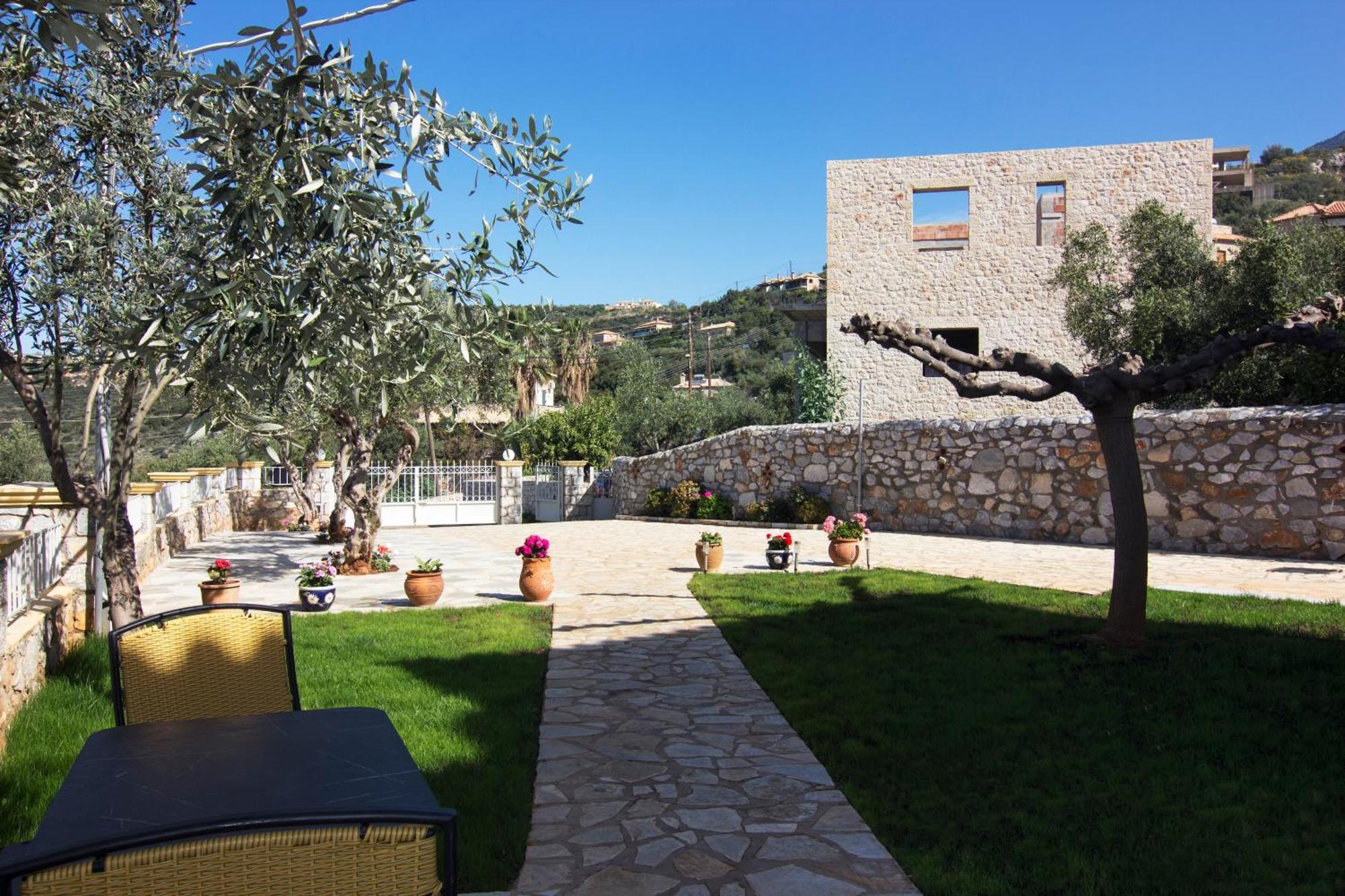 Emilia's Upper Floor * Stoupa