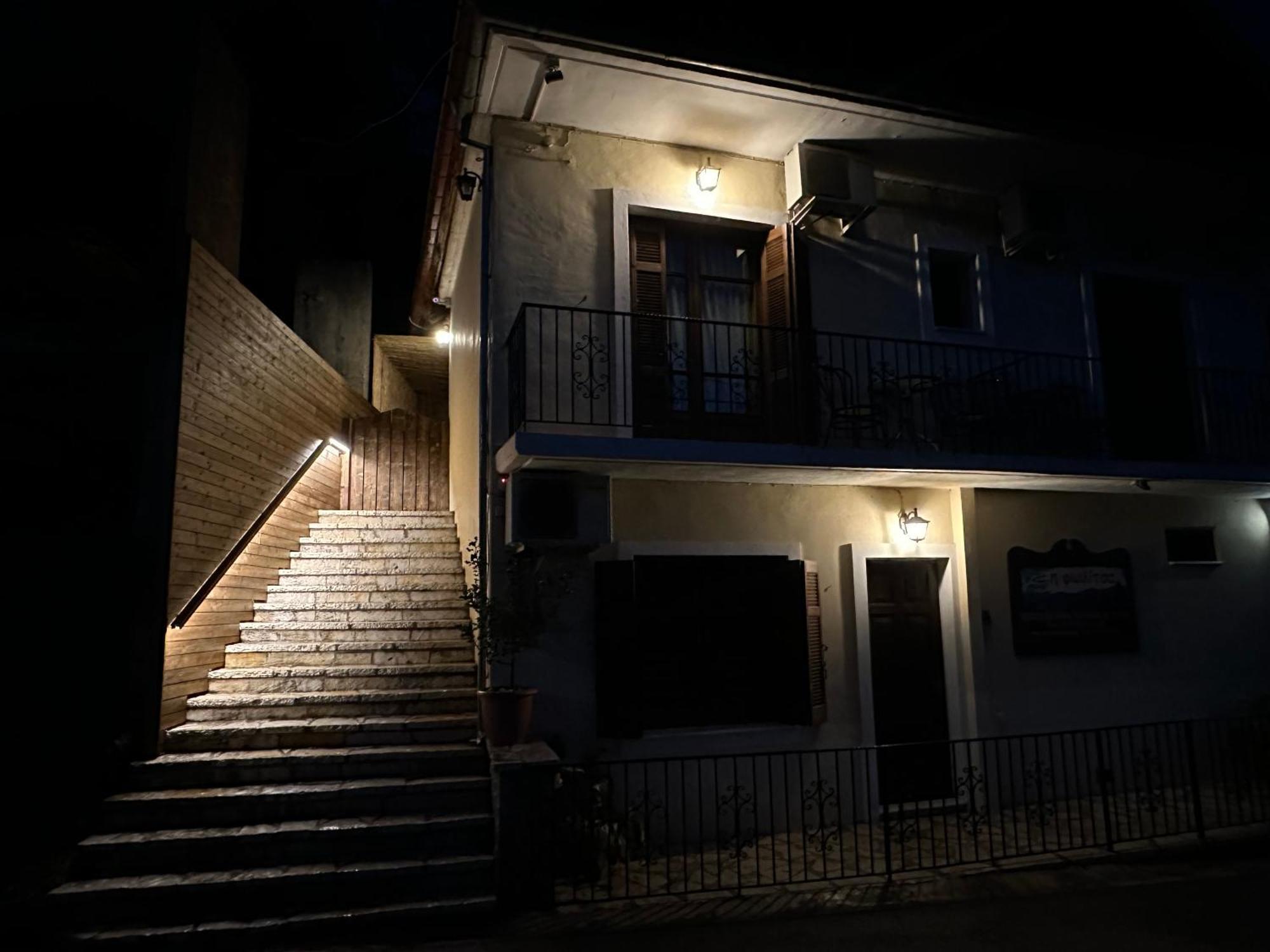 4 Mountain Hills Mega Chorio