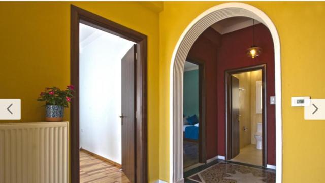 Cosy Colorful House *