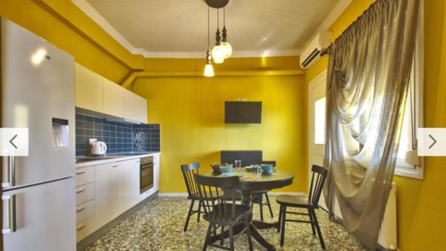 Cosy Colorful House *