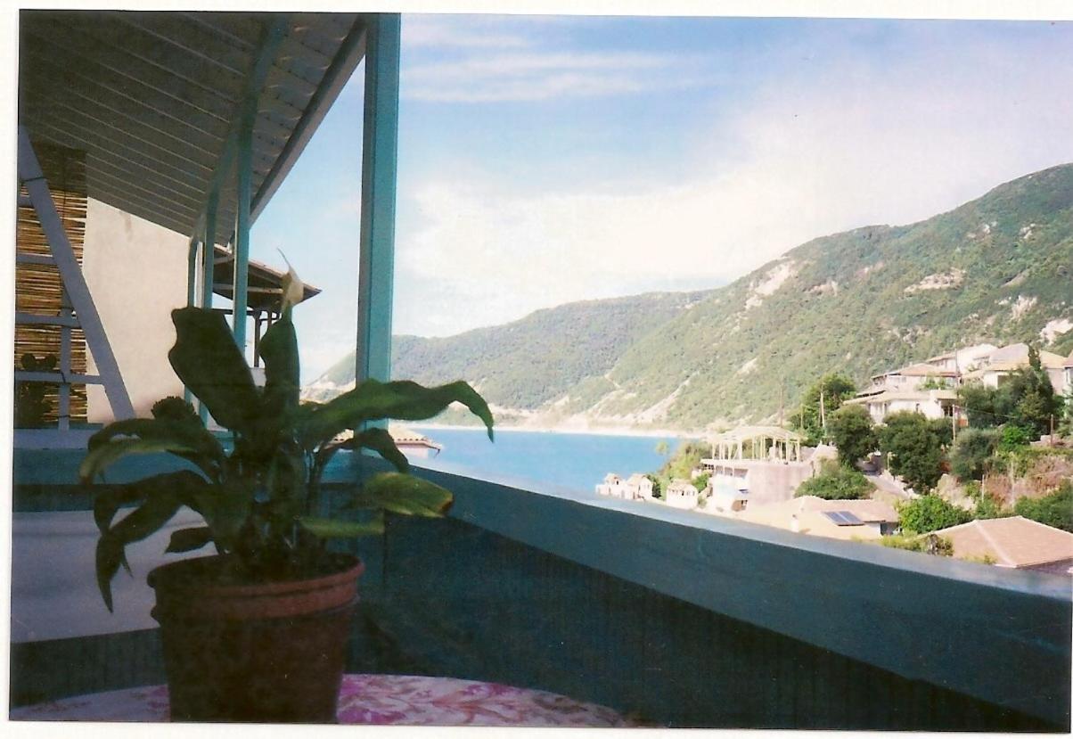 Apartment Milos *