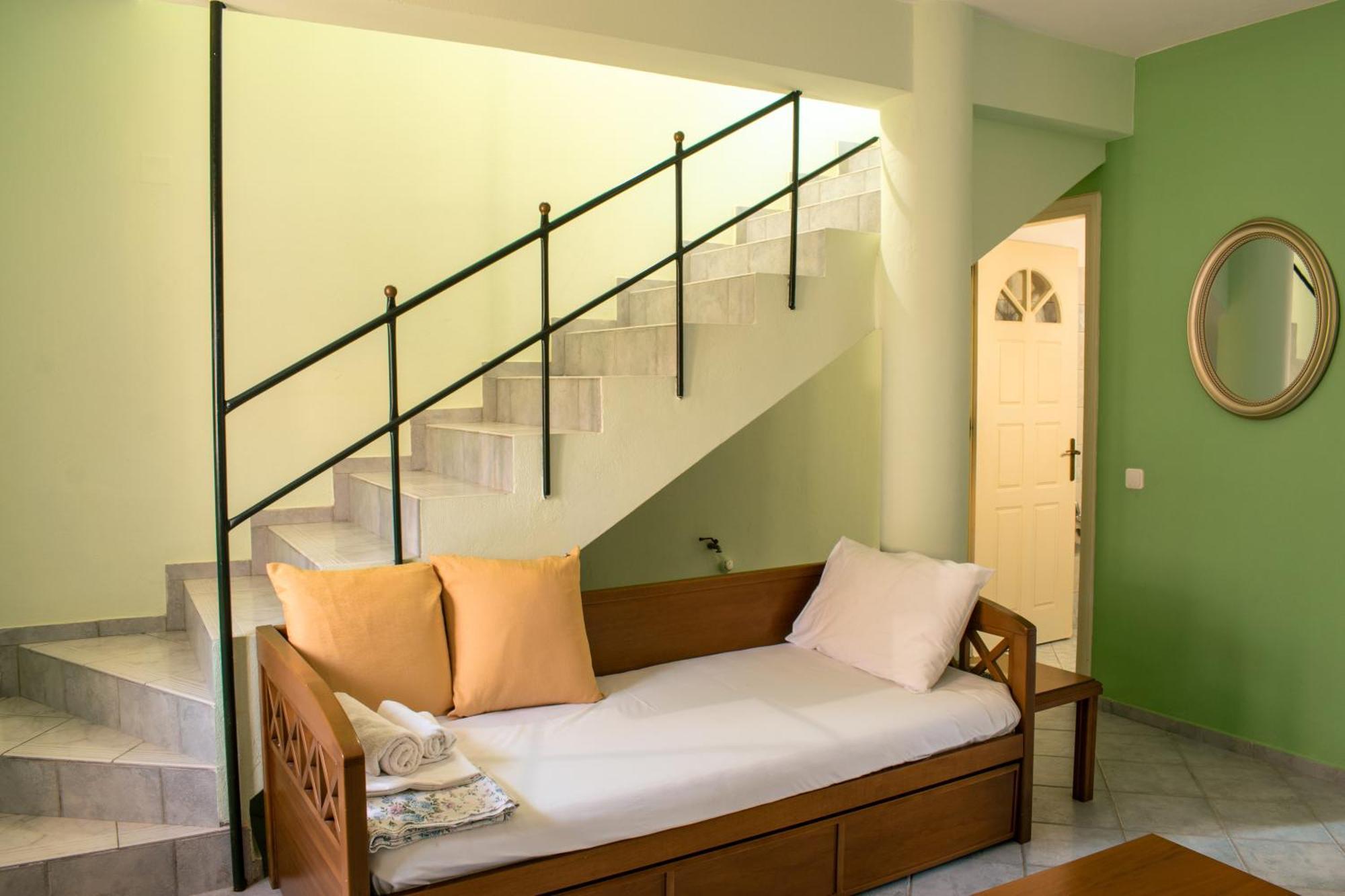 Apartment Chrisanthi *