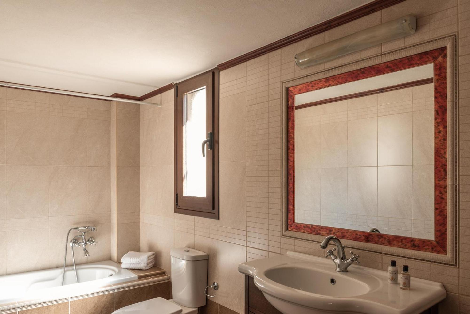 Aparthotel Manili Boutique Suites & Villas