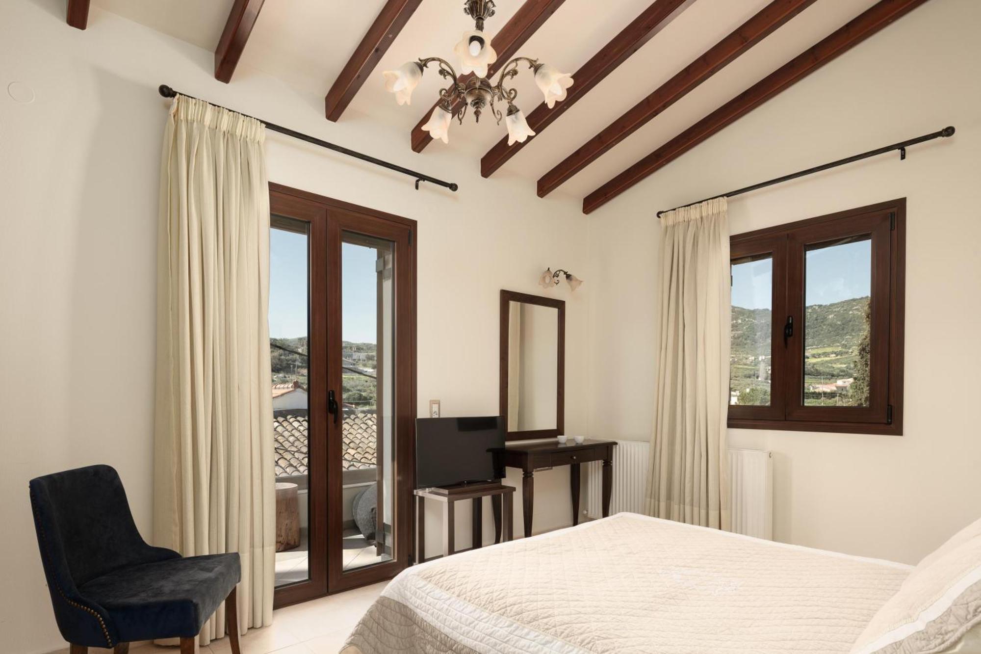 Manili Boutique Suites & Villas Aparthotel
