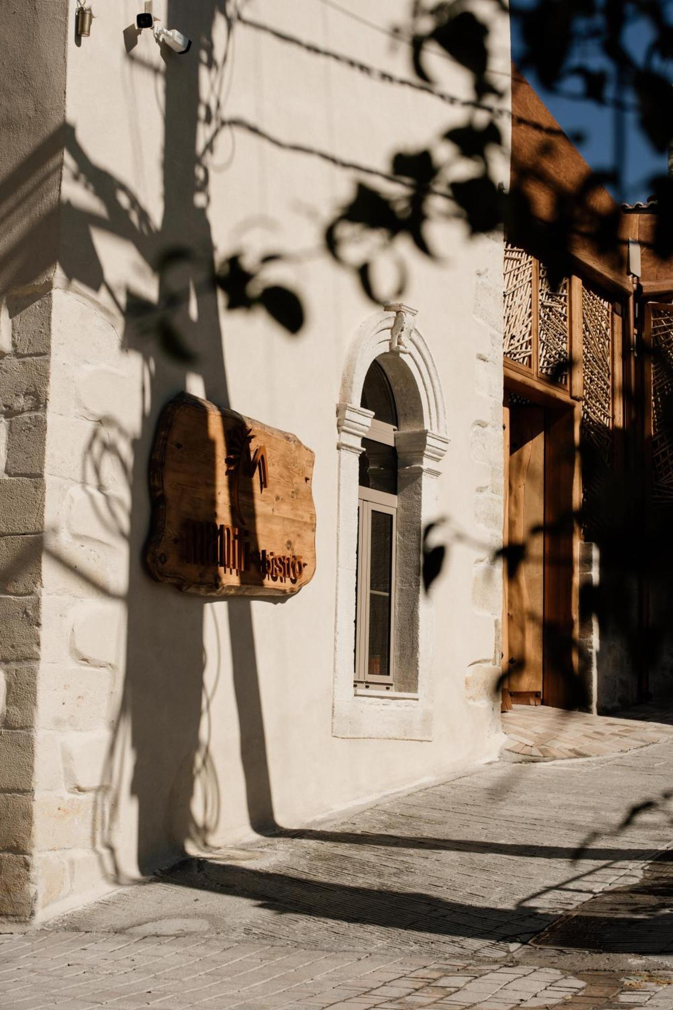 Manili Boutique Suites & Villas Aparthotel 5*