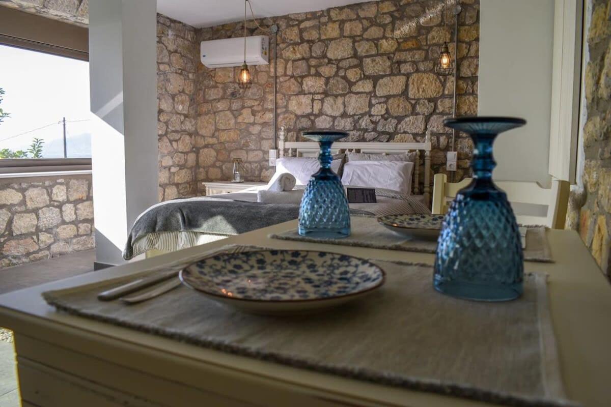 Coastal Stone Hideaway With Stunning Scenery *