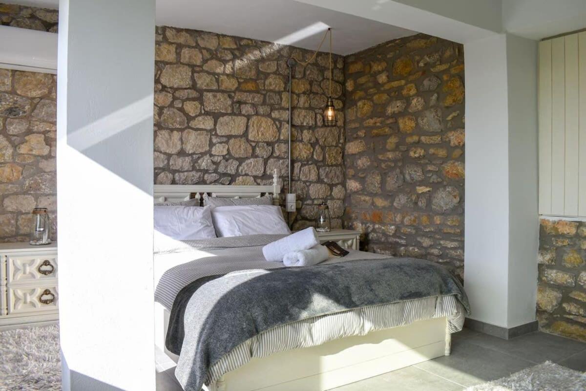 Coastal Stone Hideaway With Stunning Scenery * Kitriai