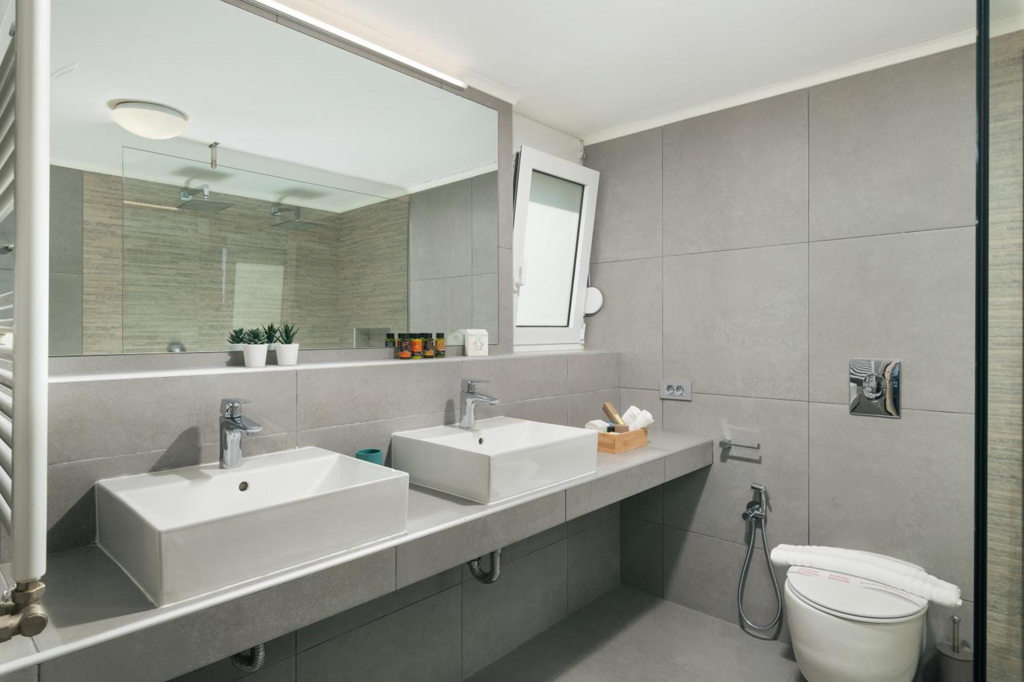 Seaview Garden - Heated Pool & Sauna *