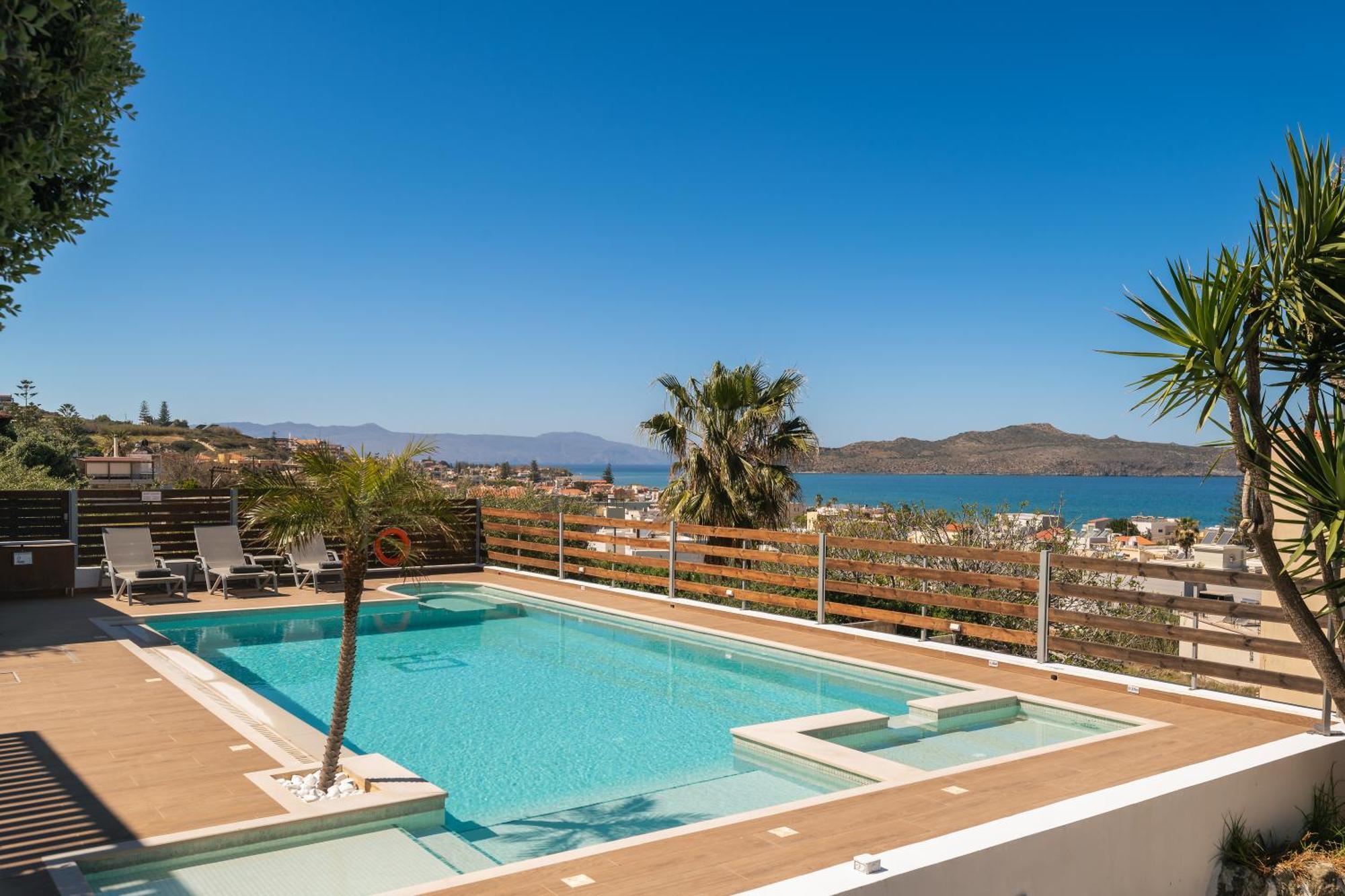 Seaview Garden - Heated Pool & Sauna Villa
