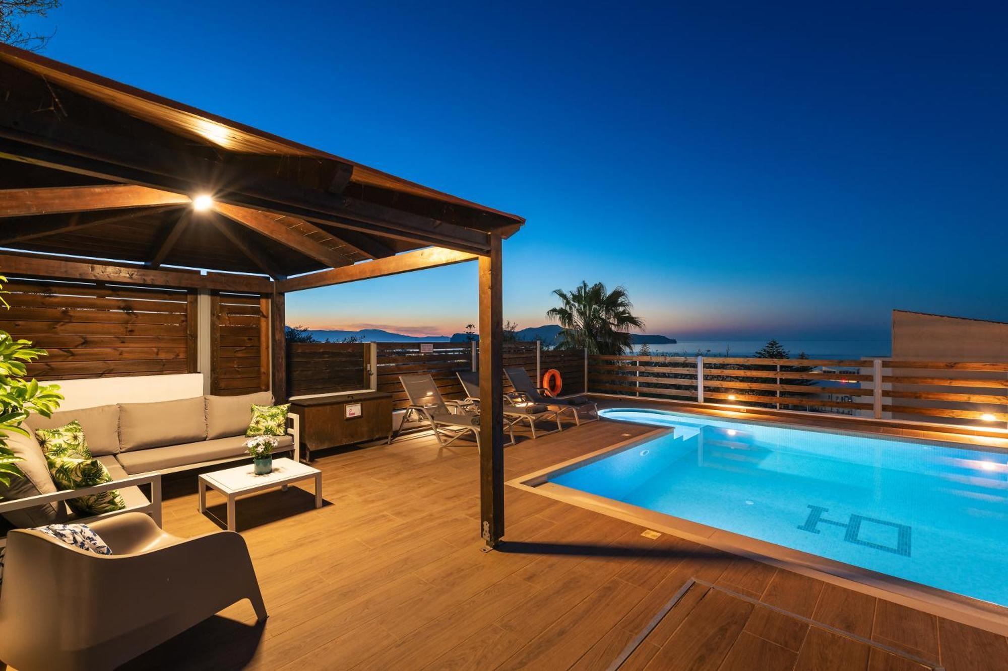 Seaview Garden - Heated Pool & Sauna