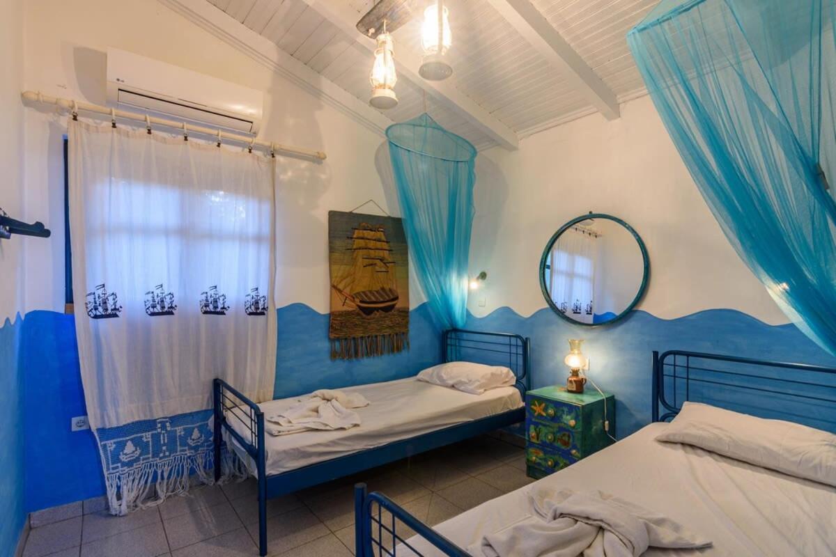 The Blue House Seaside Retreat - Fully Equipped Chrani