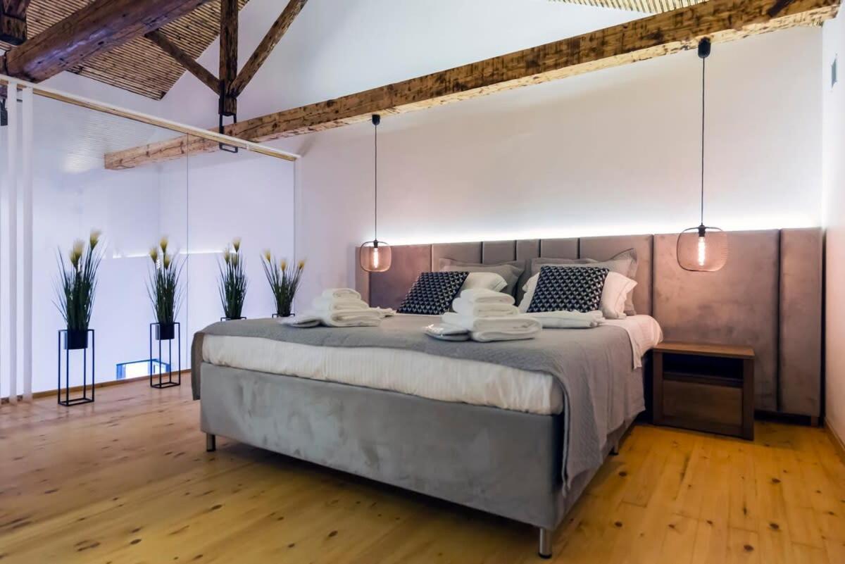 Aigli Lux Seafront Retreats- Up To 11ppl *