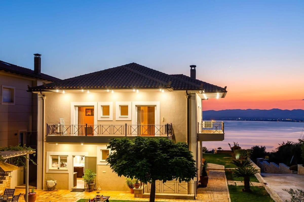 Sunset Paradise - Verga's Utimate Seaview Getaway Villa *