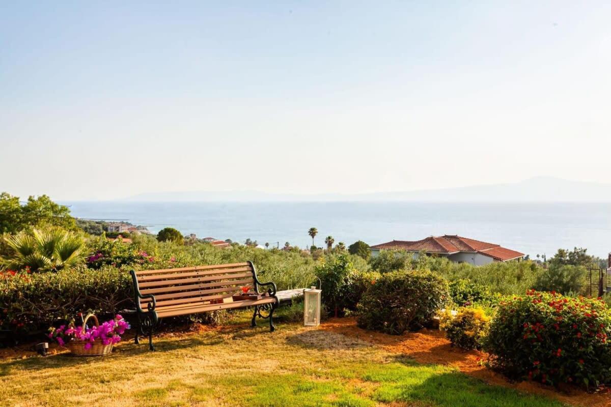 Sunset Paradise - Verga's Utimate Seaview Getaway Villa *