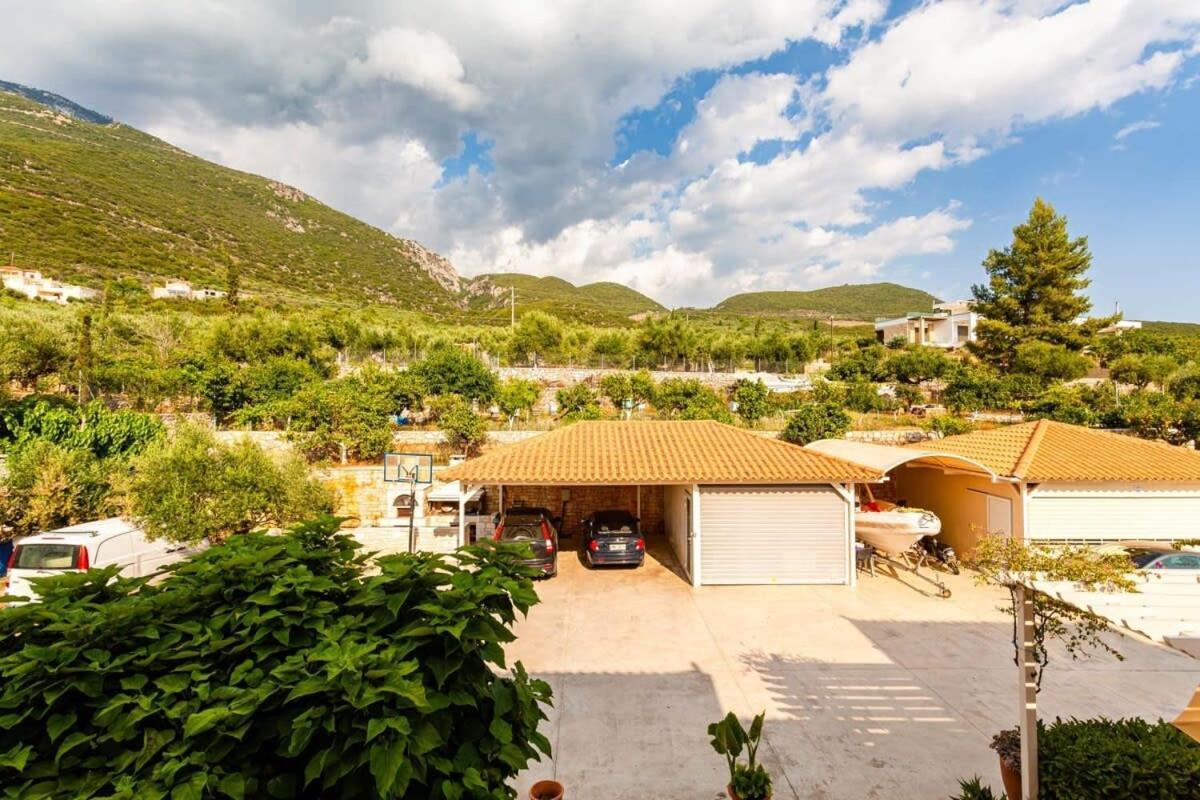 Sunset Paradise - Verga's Utimate Seaview Getaway Villa Mikra Mandinia