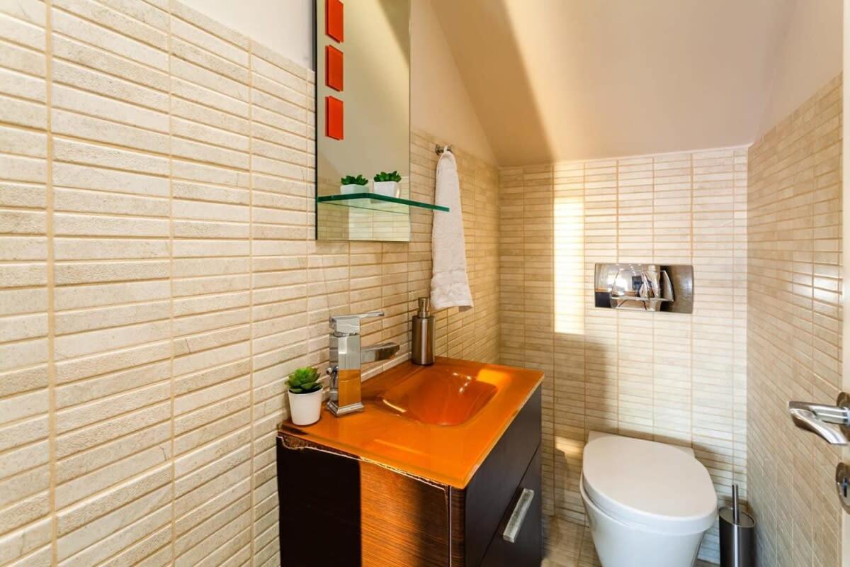 Villa Sunset Paradise - Verga's Utimate Seaview Getaway