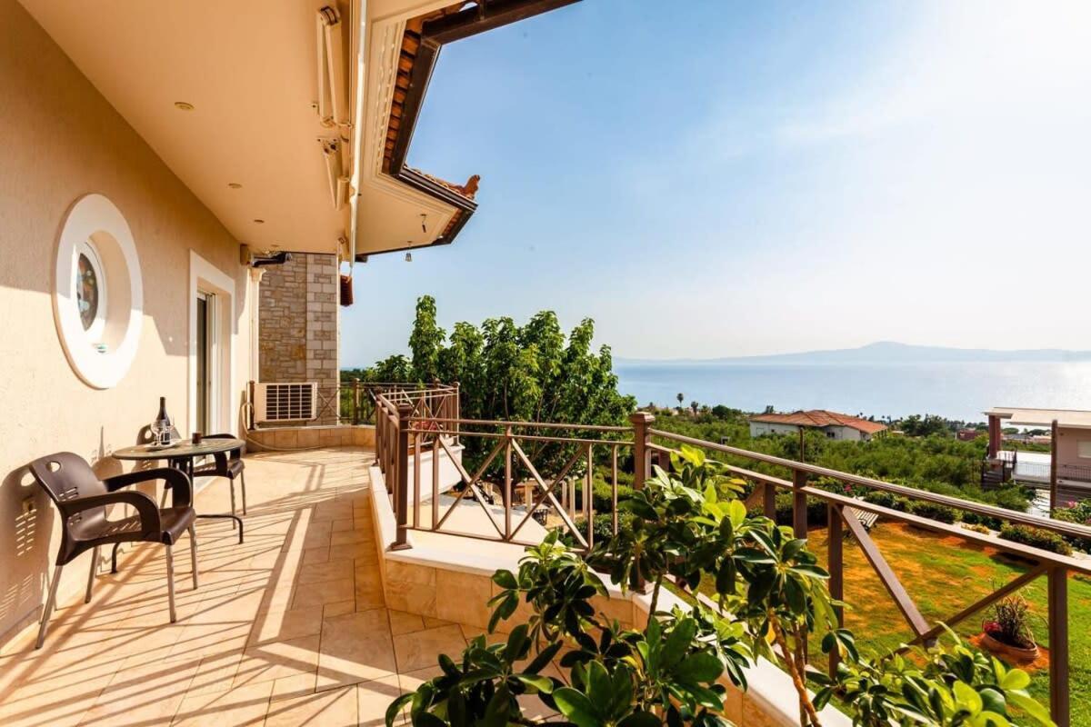 Sunset Paradise - Verga's Utimate Seaview Getaway Villa *