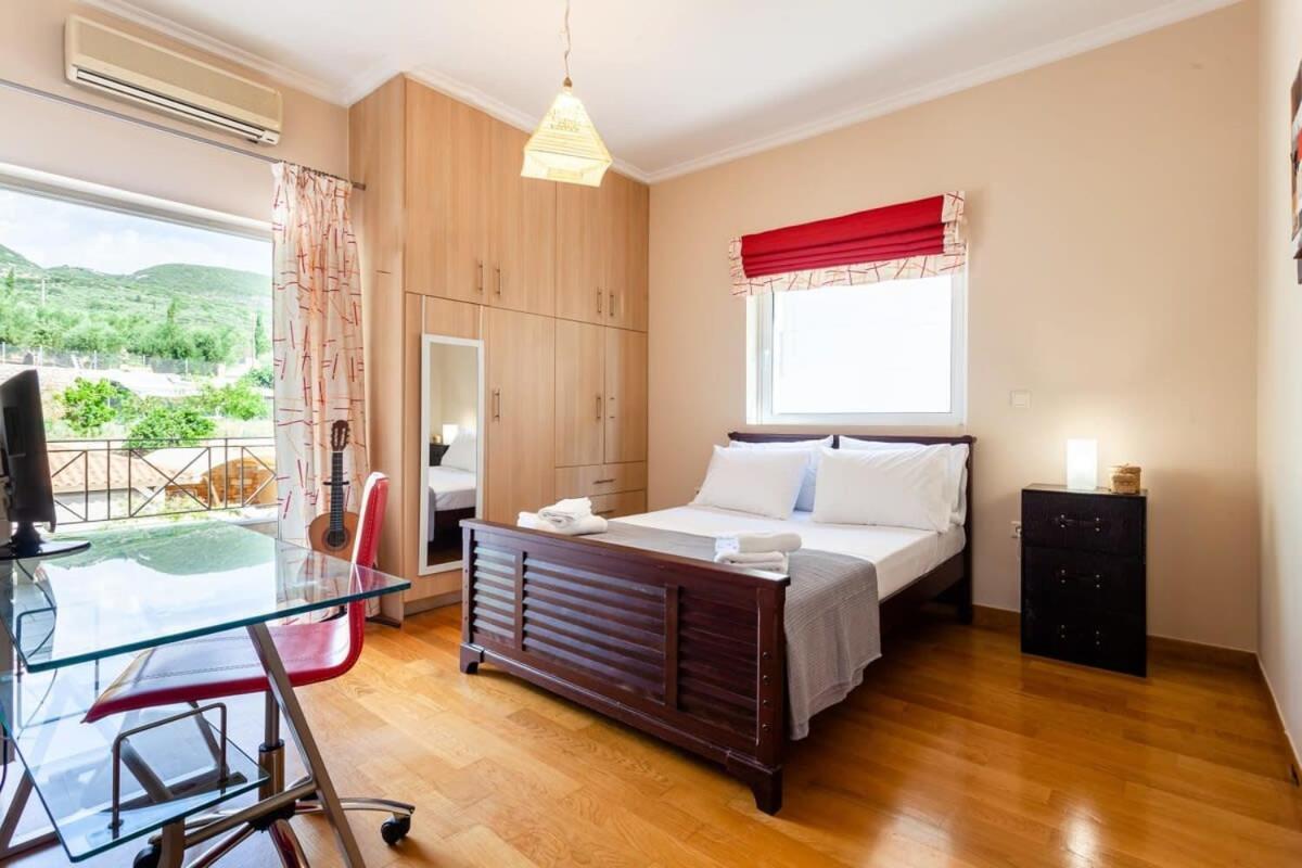 Sunset Paradise - Verga's Utimate Seaview Getaway Villa