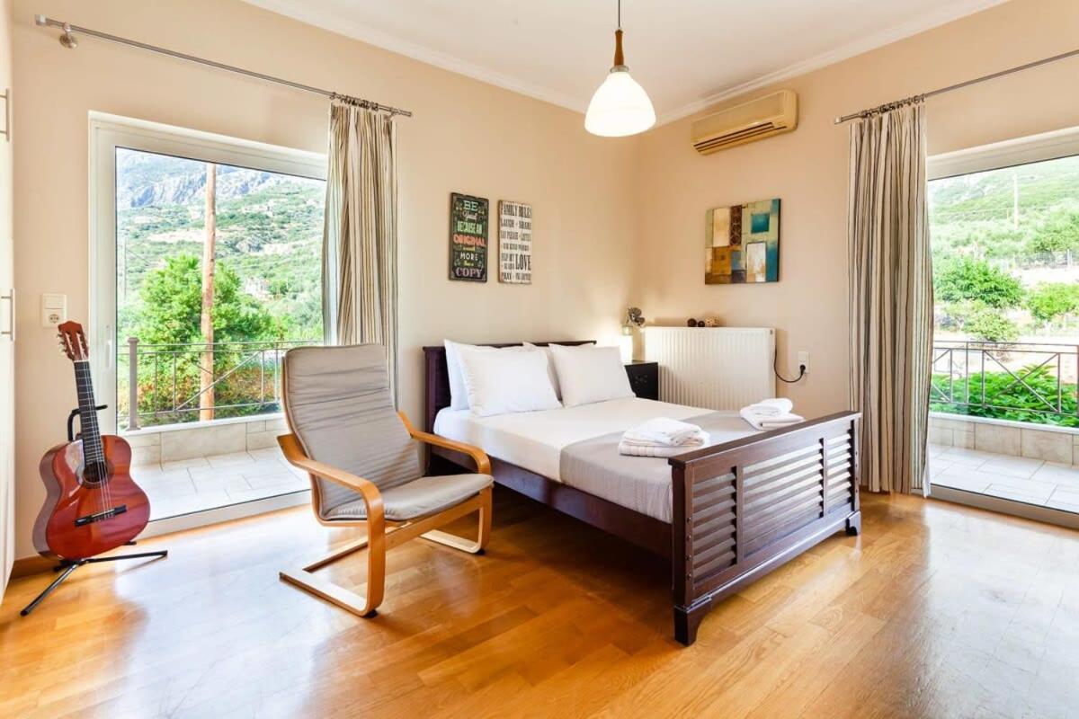 Villa Sunset Paradise - Verga's Utimate Seaview Getaway