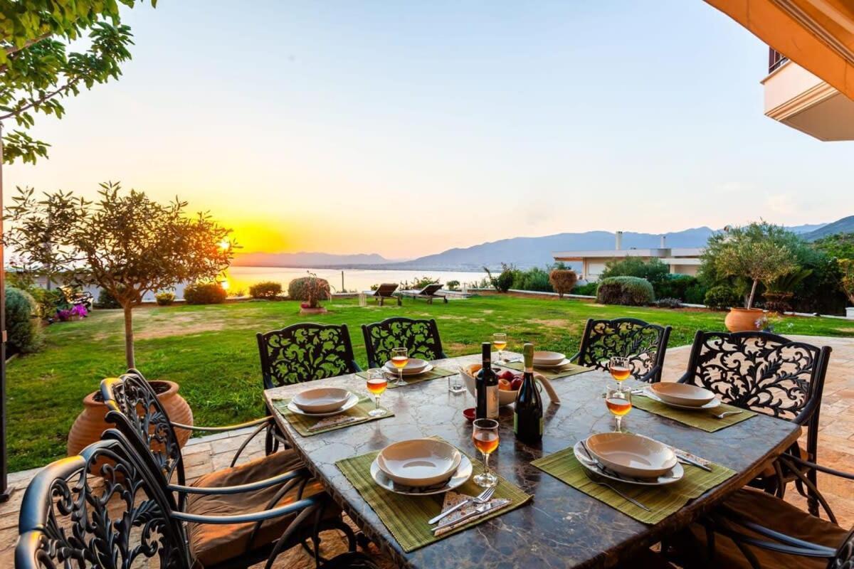 Villa Sunset Paradise - Verga's Utimate Seaview Getaway *