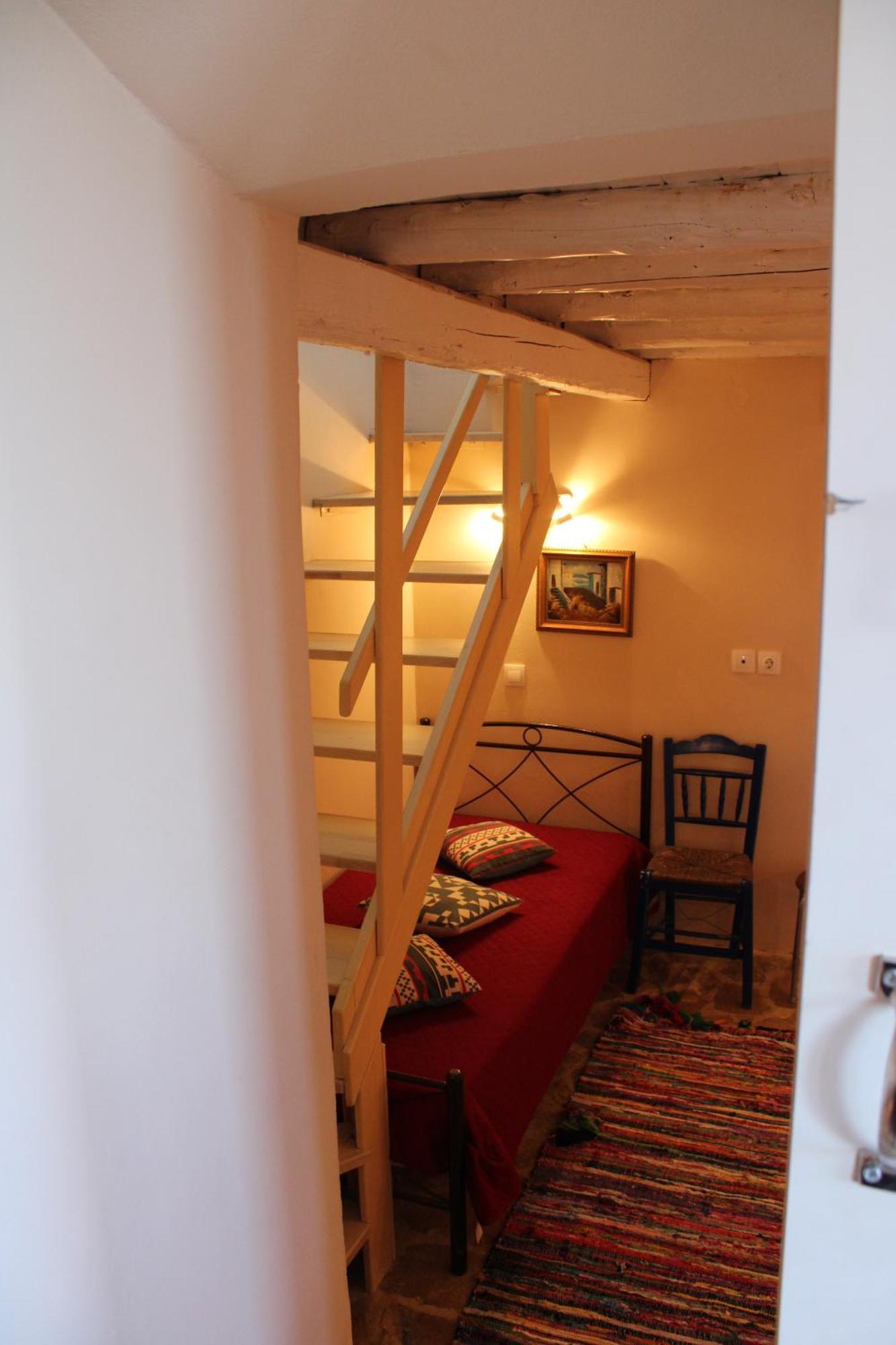 Artistic Sea View House Apartment