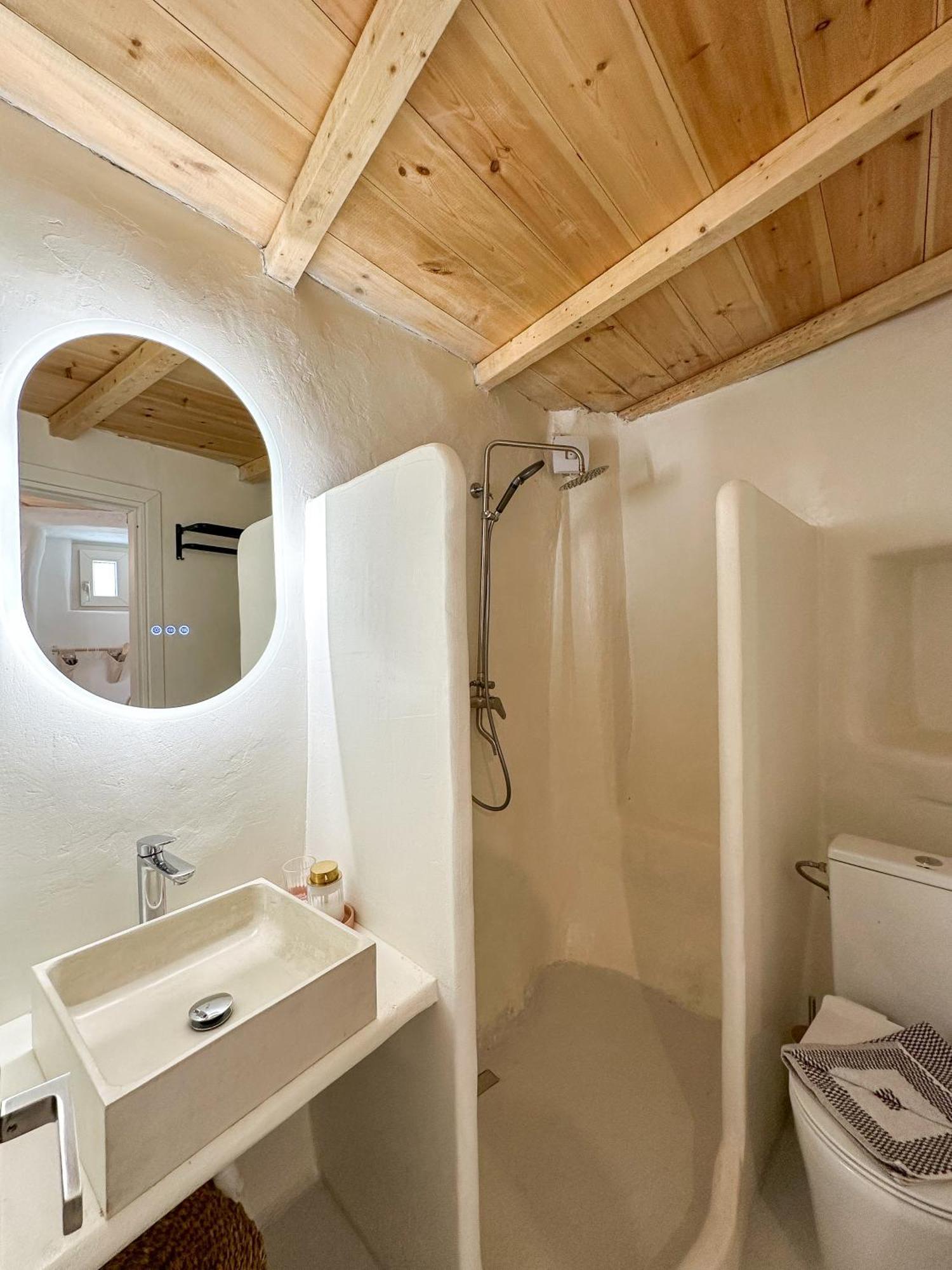 Lythi Apartment *