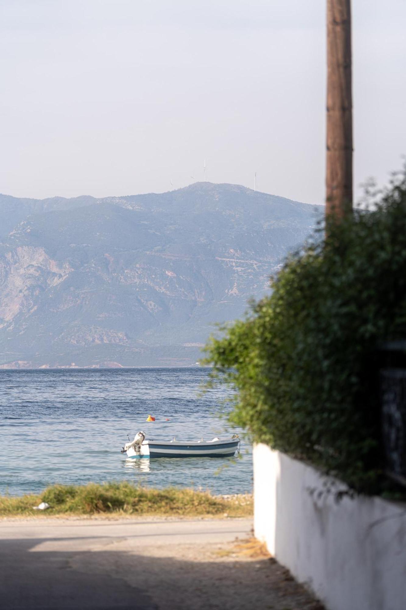 Dionysia Sea Side By Greece Apartment Selianitika