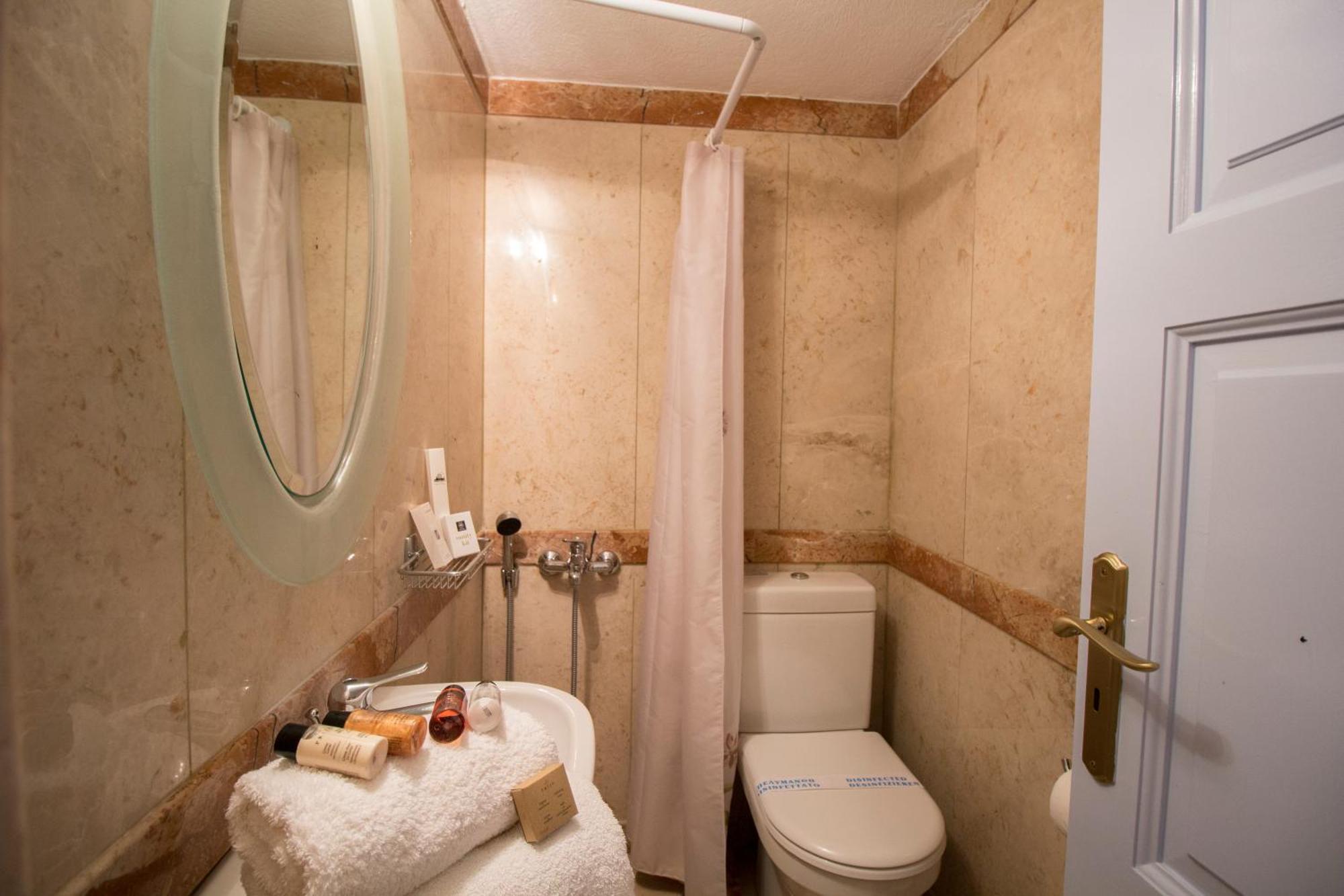Lithies Traditional Homes 5* Firostefani