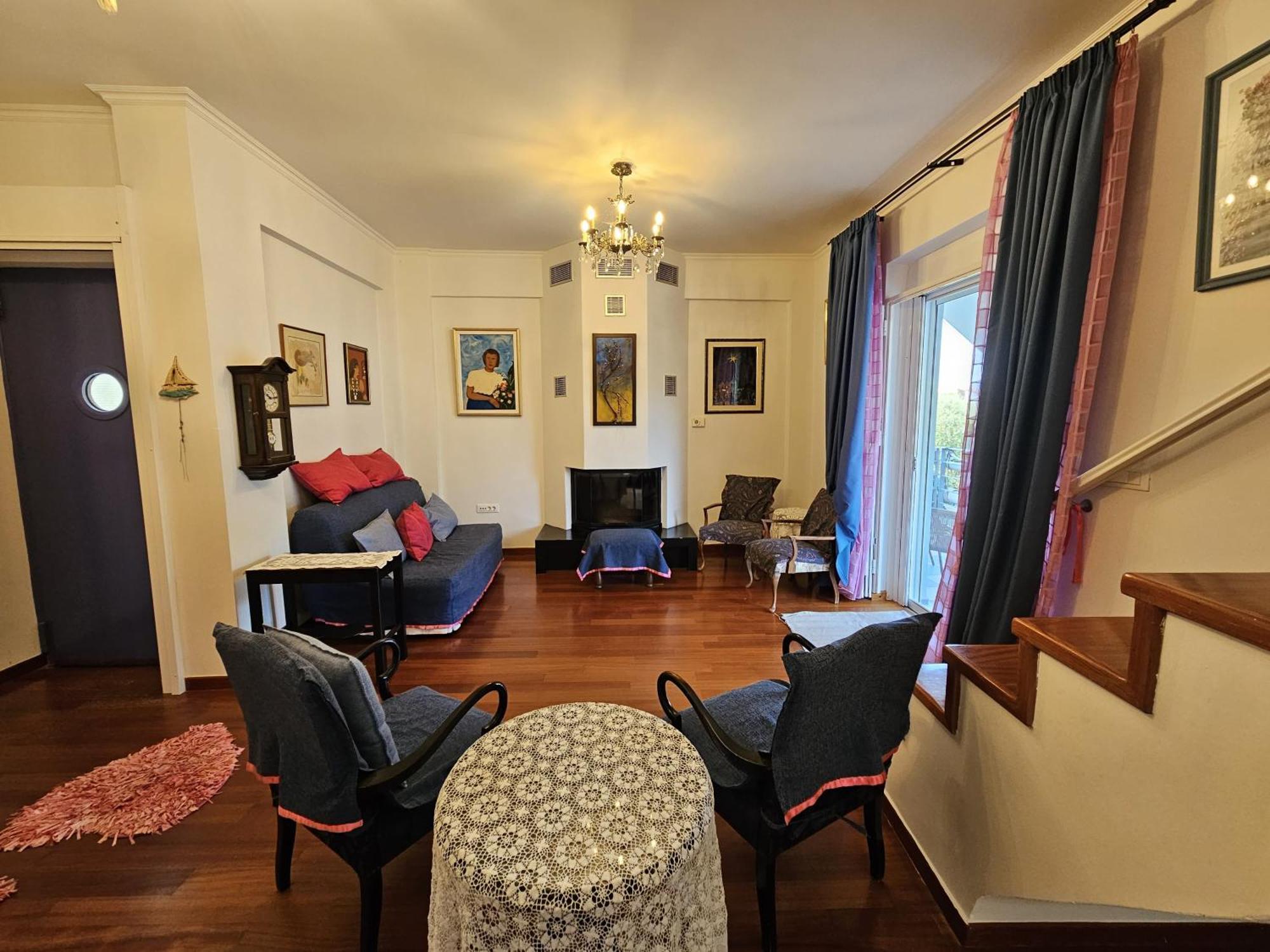 Virginia's Art House Holiday home