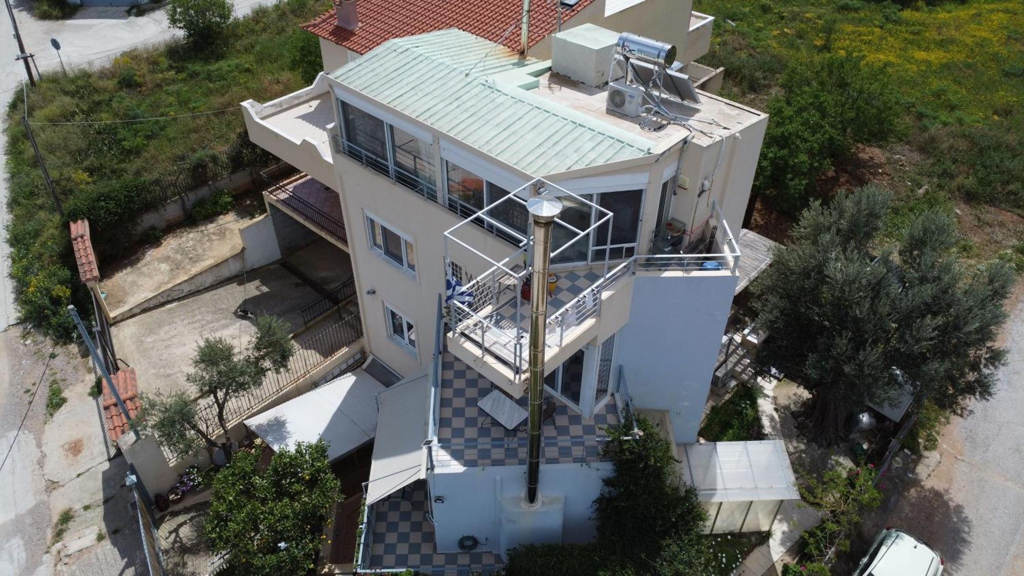 Virginia's Art House * Porto Rafti