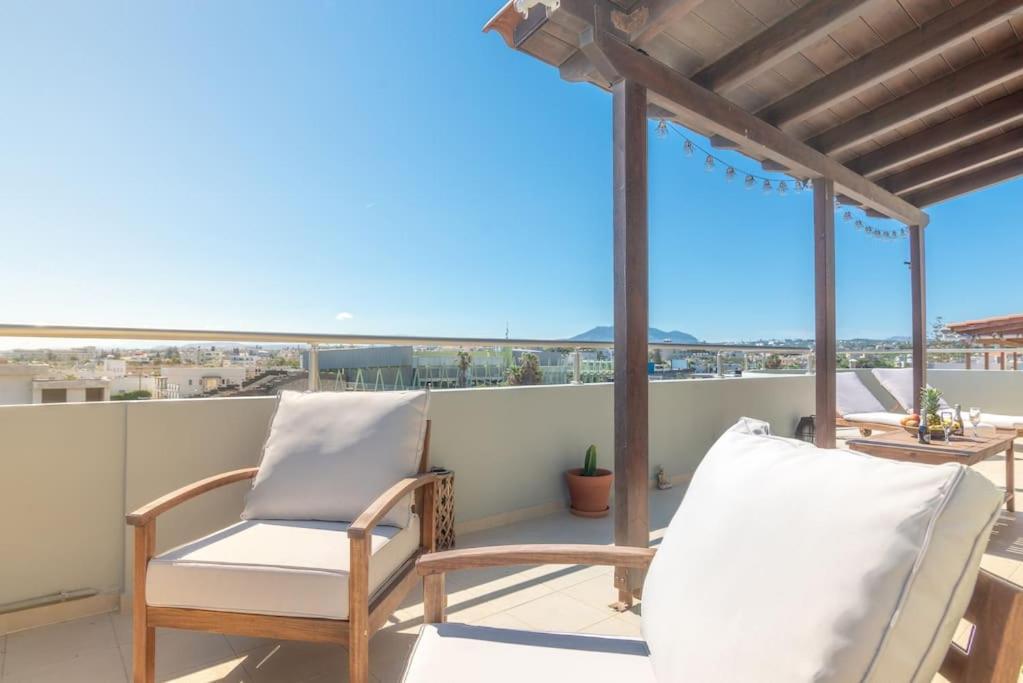 Apartment Coastal Key Penthouse Overlooking The Sea