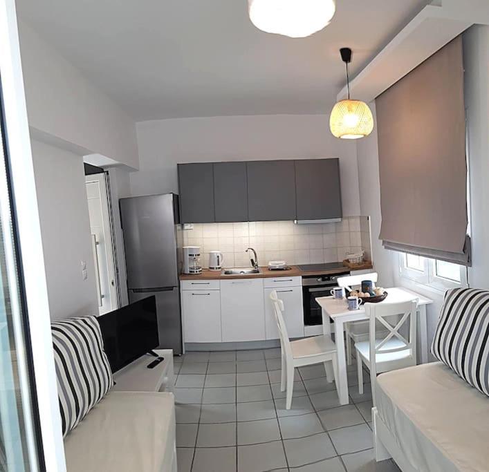 1br Renovated By The Sea Apartment