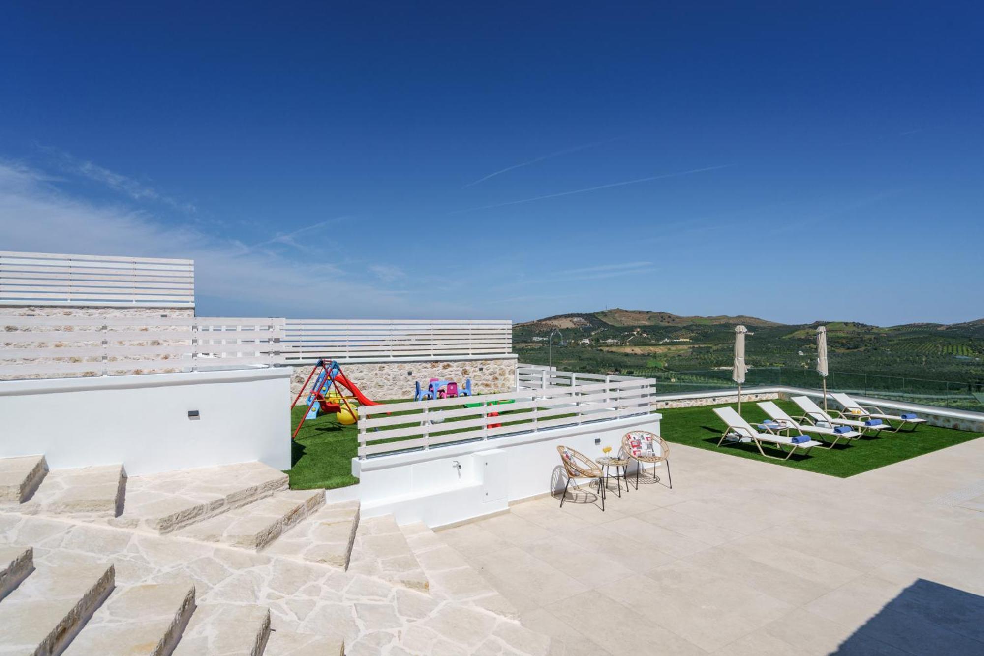 Valentina, Villa Roumeli