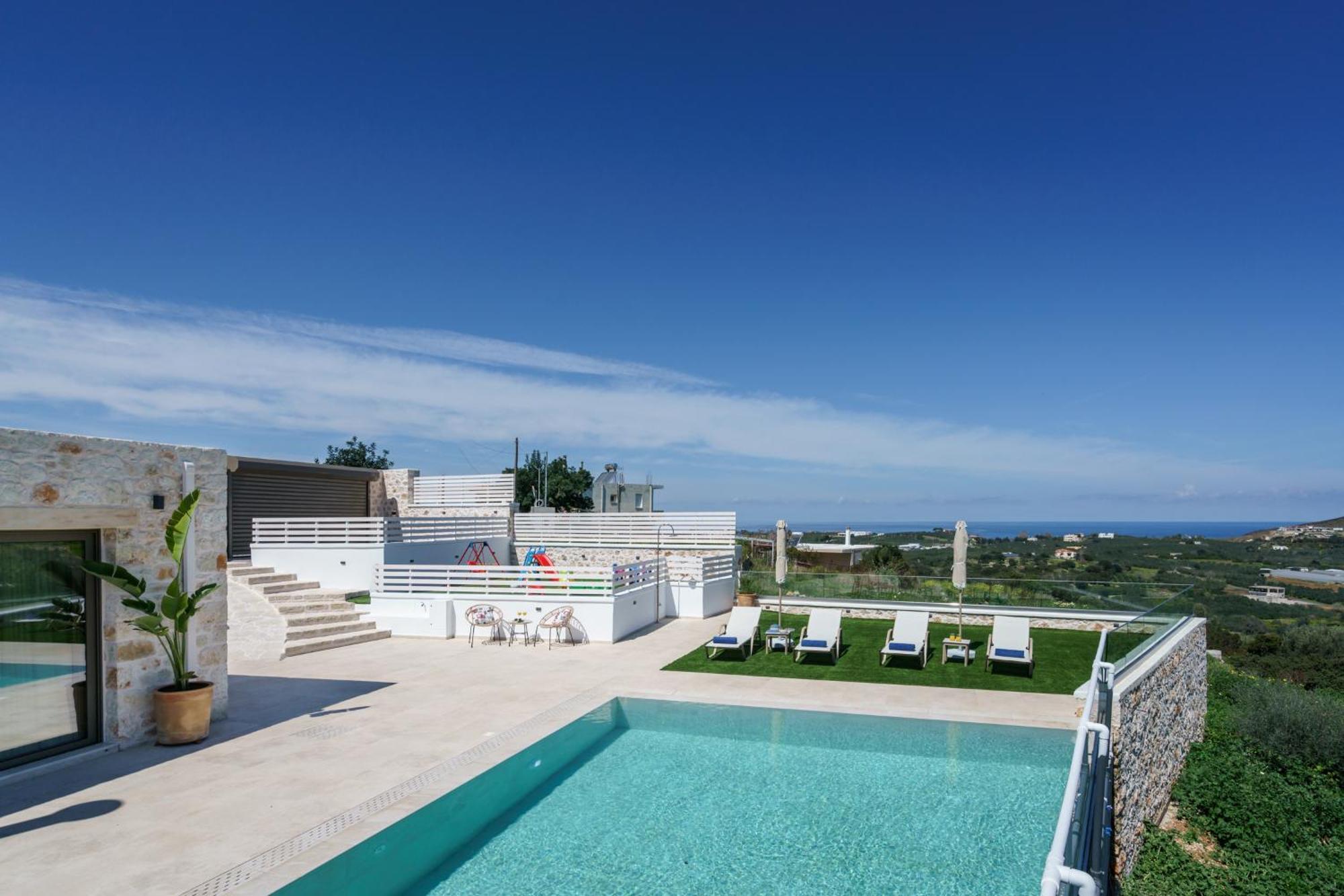 Villa Valentina, Roumeli