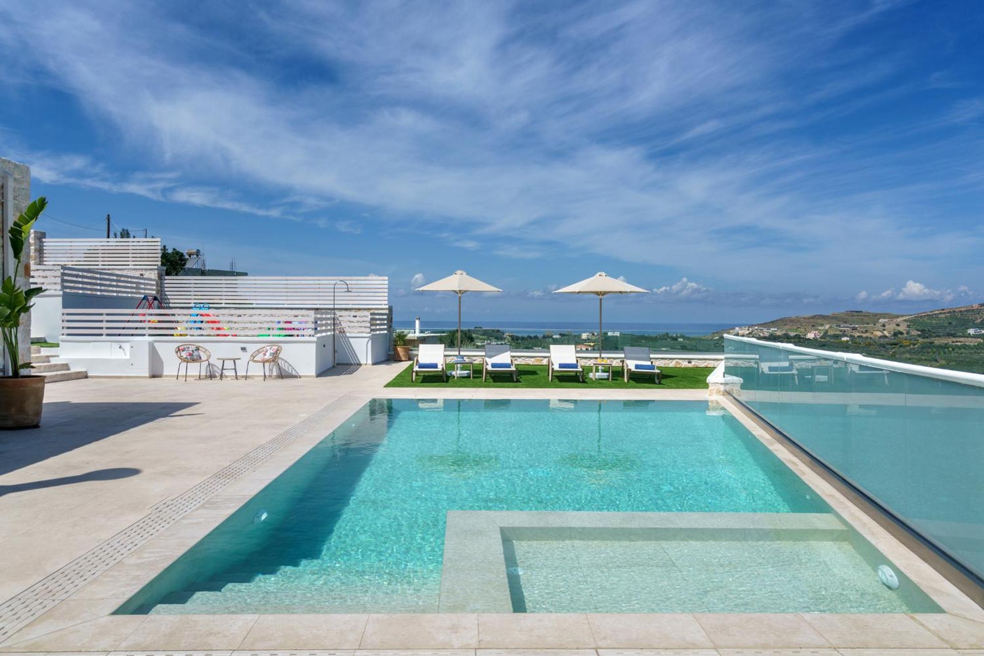 Valentina, Villa Roumeli