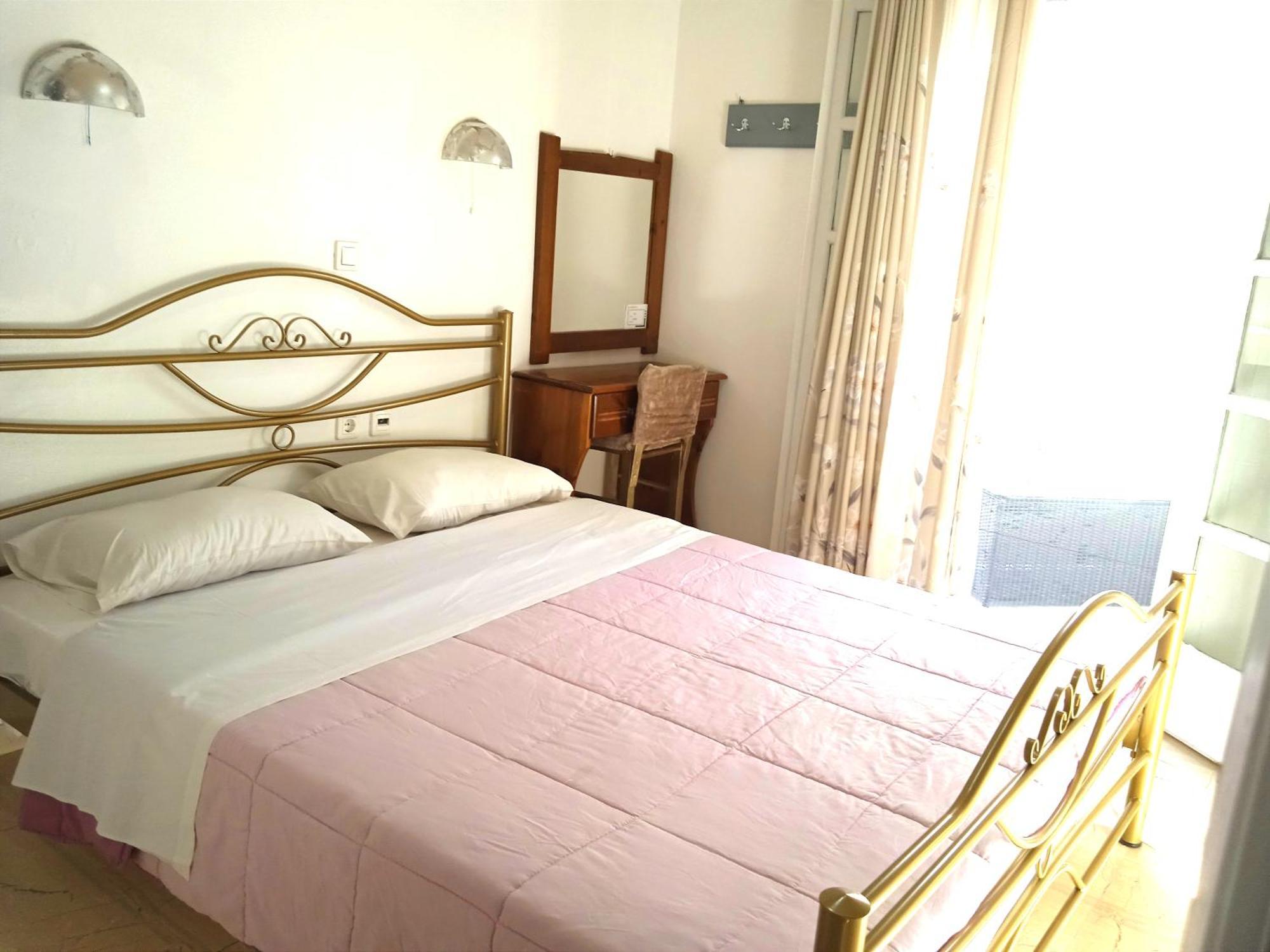 The Aparthotel Perissa (Santorini)