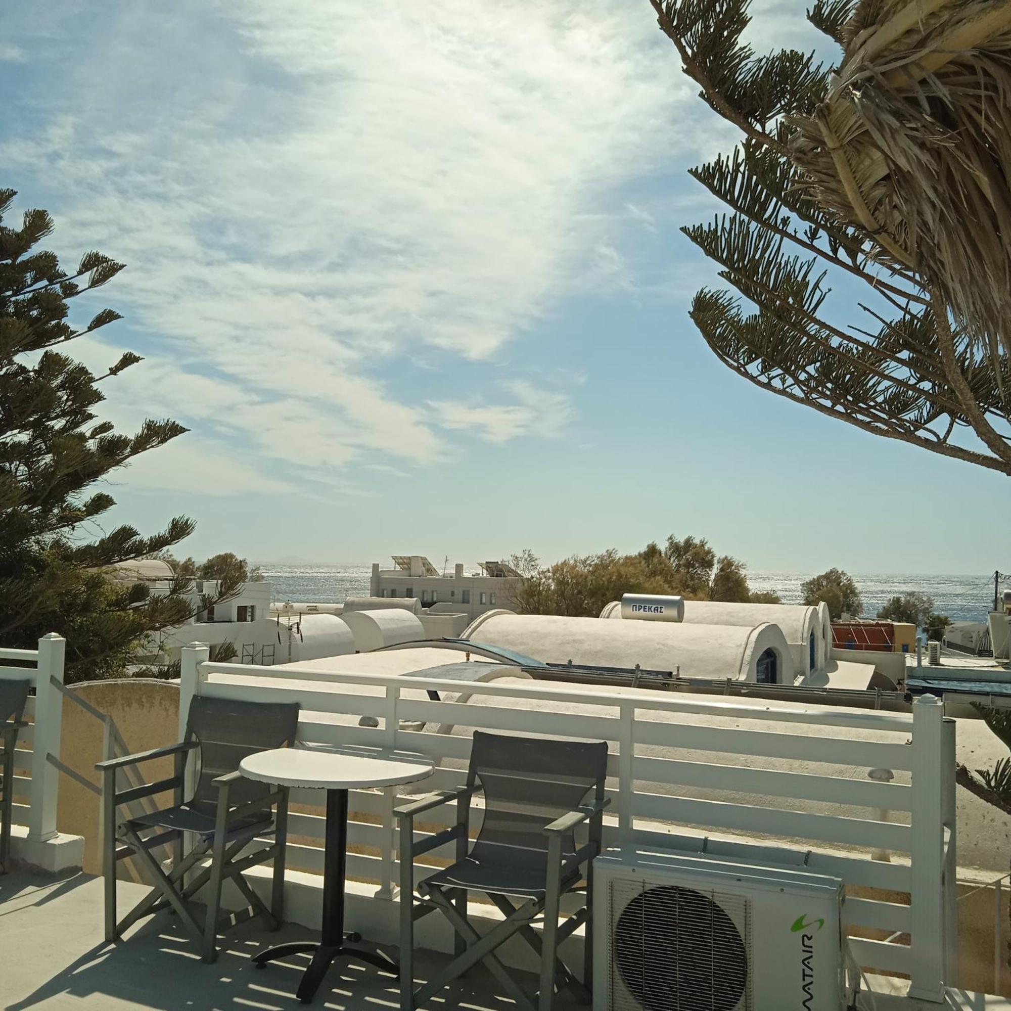 Aparthotel The Perissa (Santorini)