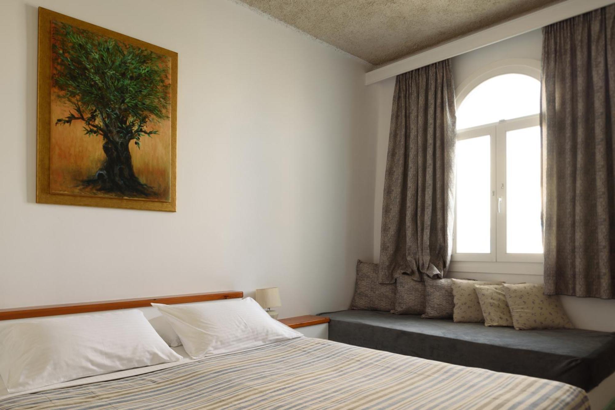 Vallas & Aparthotel 3*