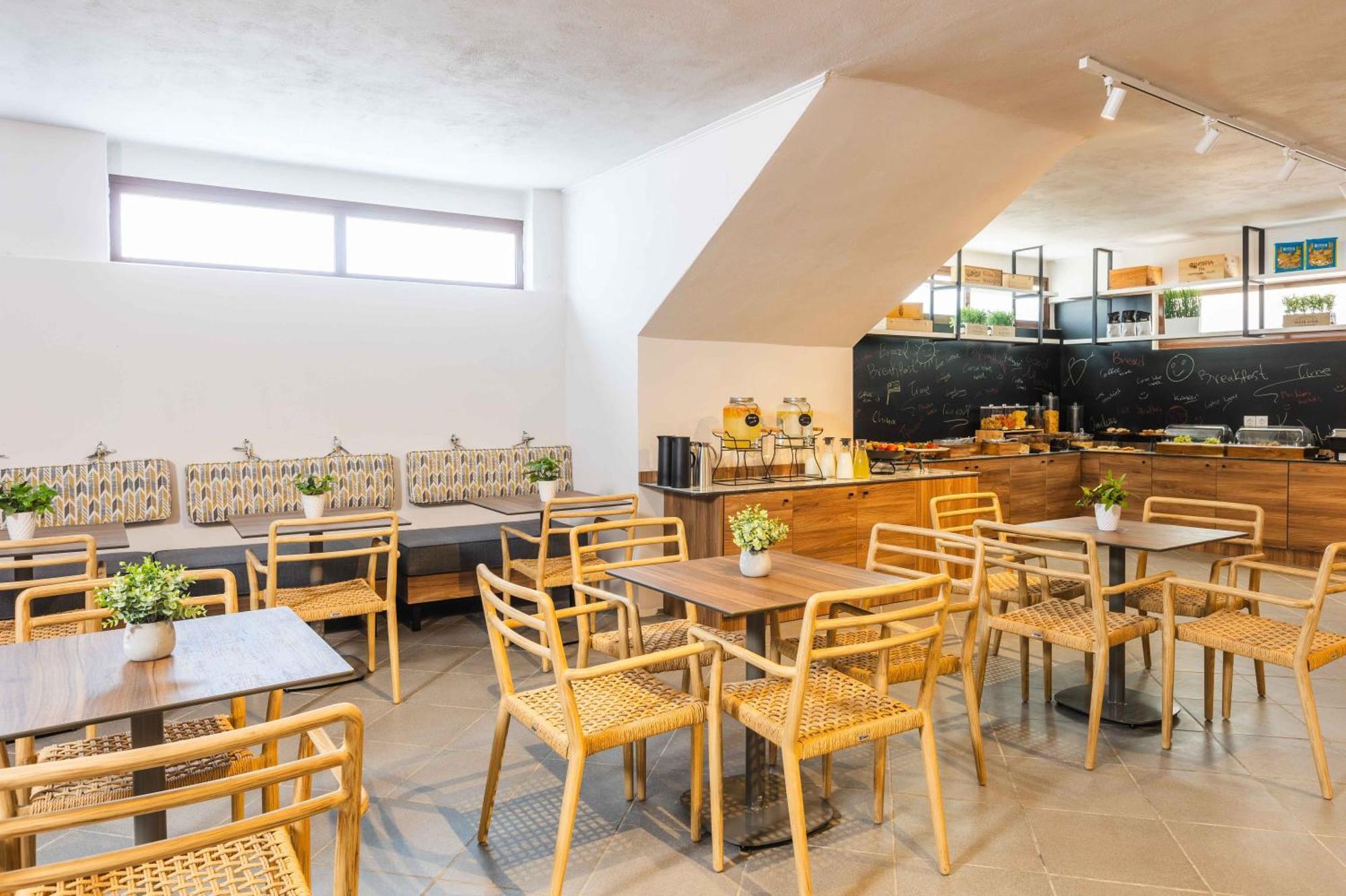 Casa Blue Hotel, Philian And 3* Skiathos Town