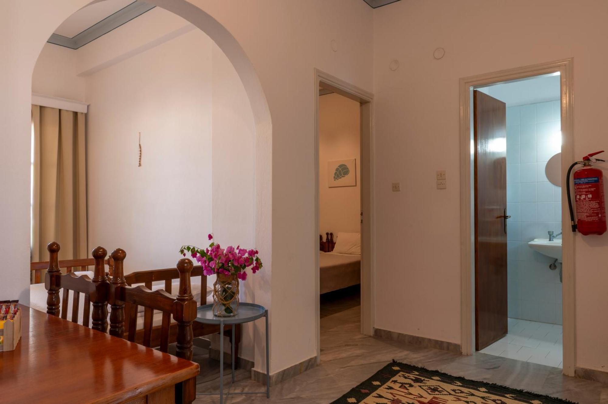 Irene Leros Aparthotel 2*