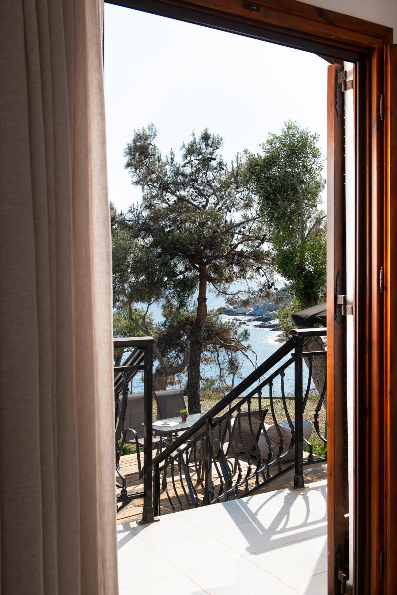 Acroterra - Easy Living *