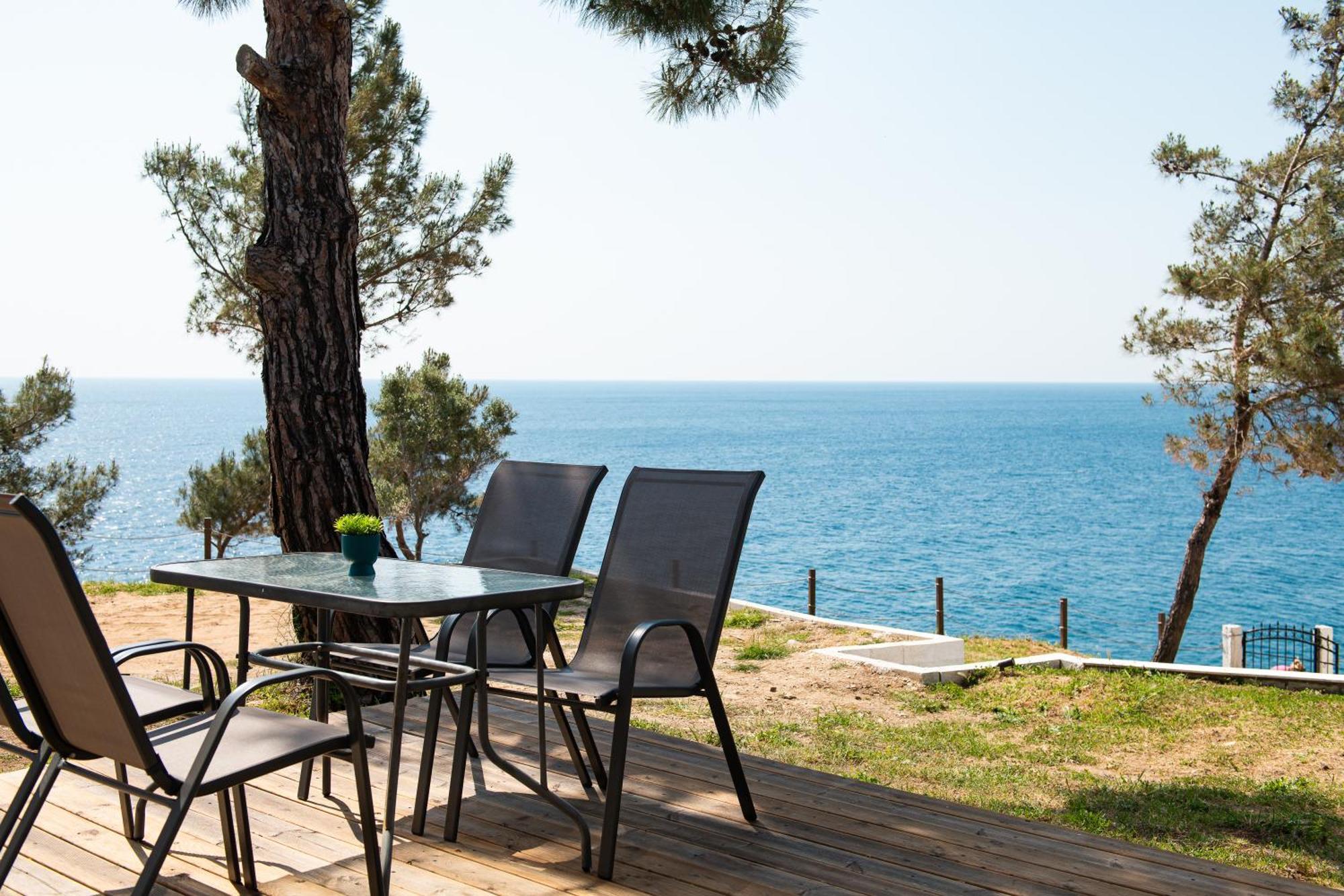 Acroterra - Easy Living * Aliki (Thasos)