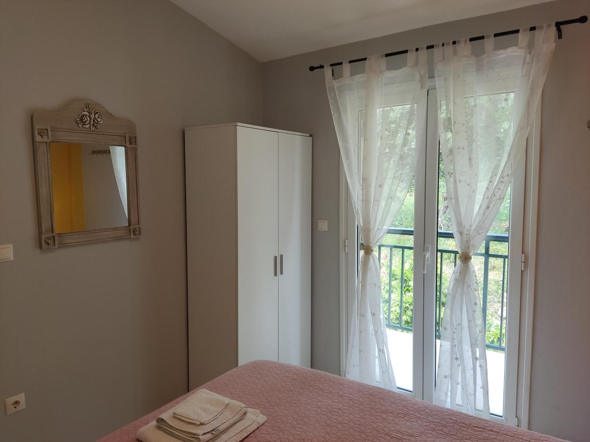 Blue & , - Corfu 1&2-3&4 Apartment
