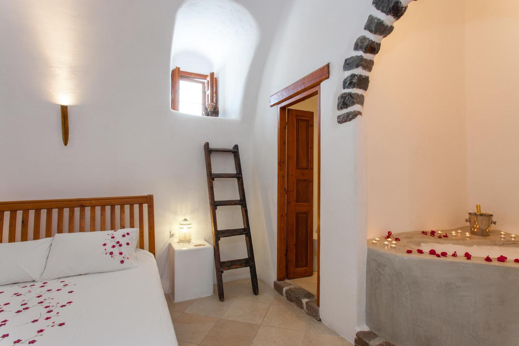 Villa The Winery Estate Megalochori (Santorini)