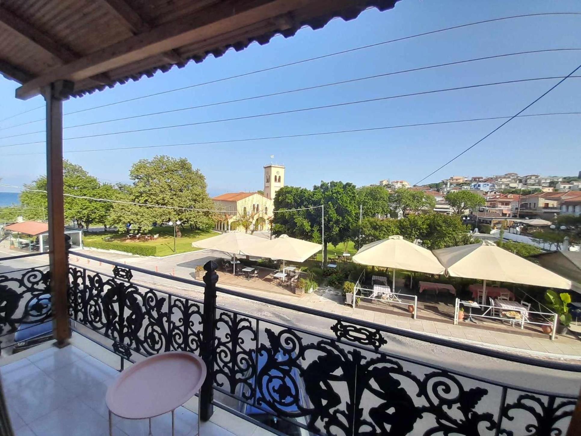 Square Petalidi