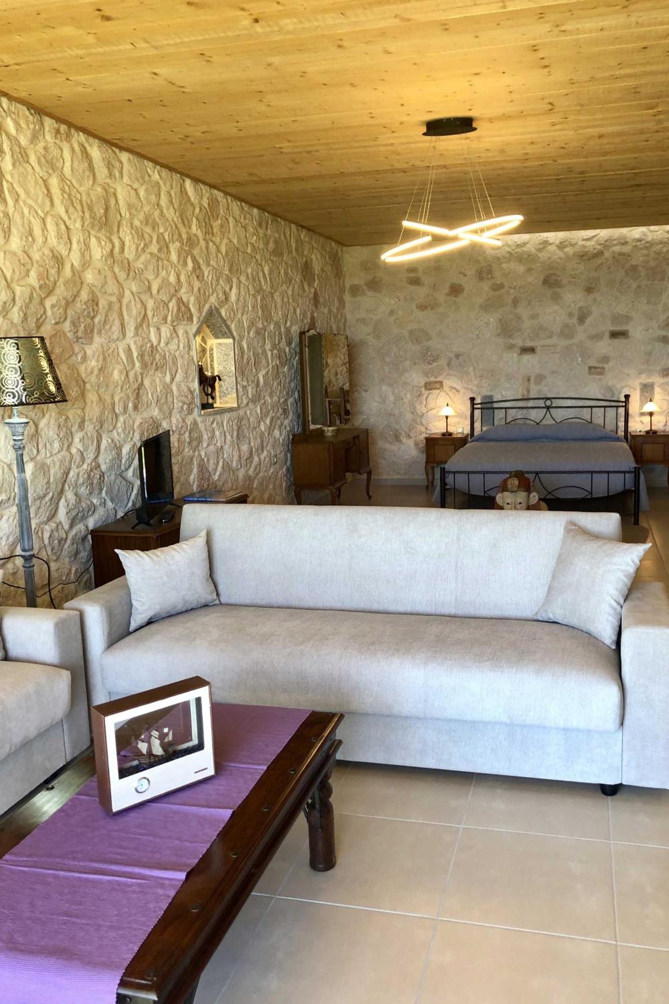 Apartment Sarantos Pool Lakithra