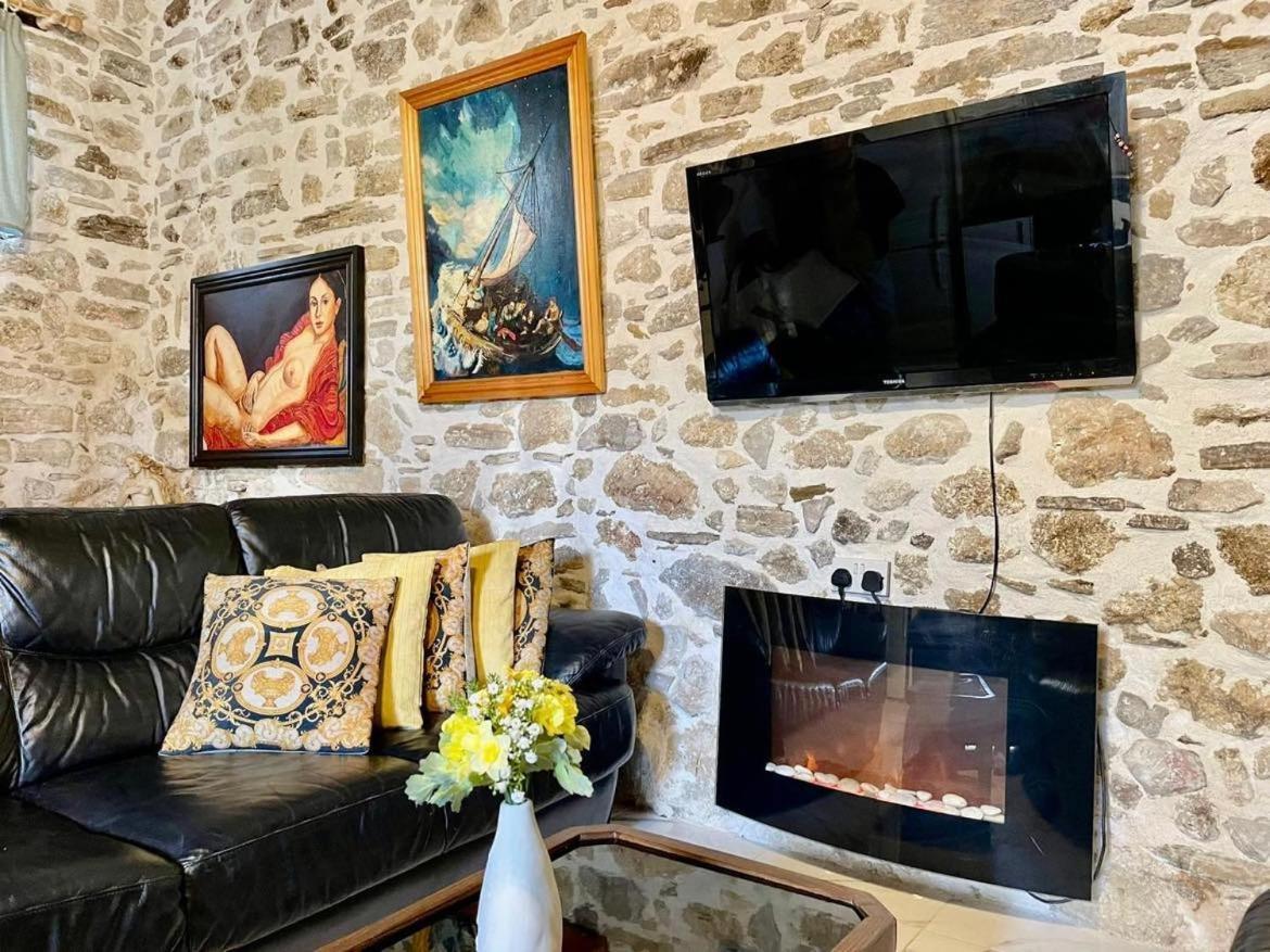 Art House Pagoi Corfu *