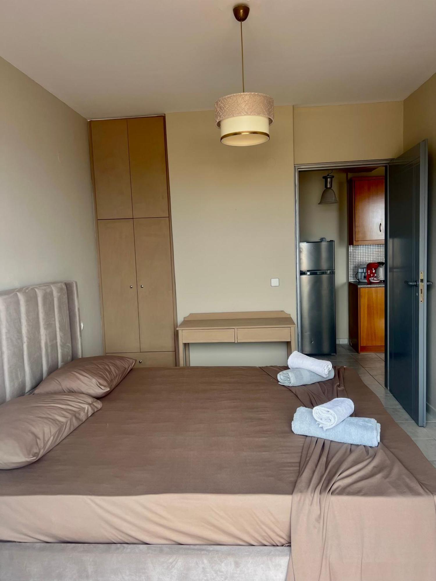 Golden View Apartment Agia Pelagia (Crete)
