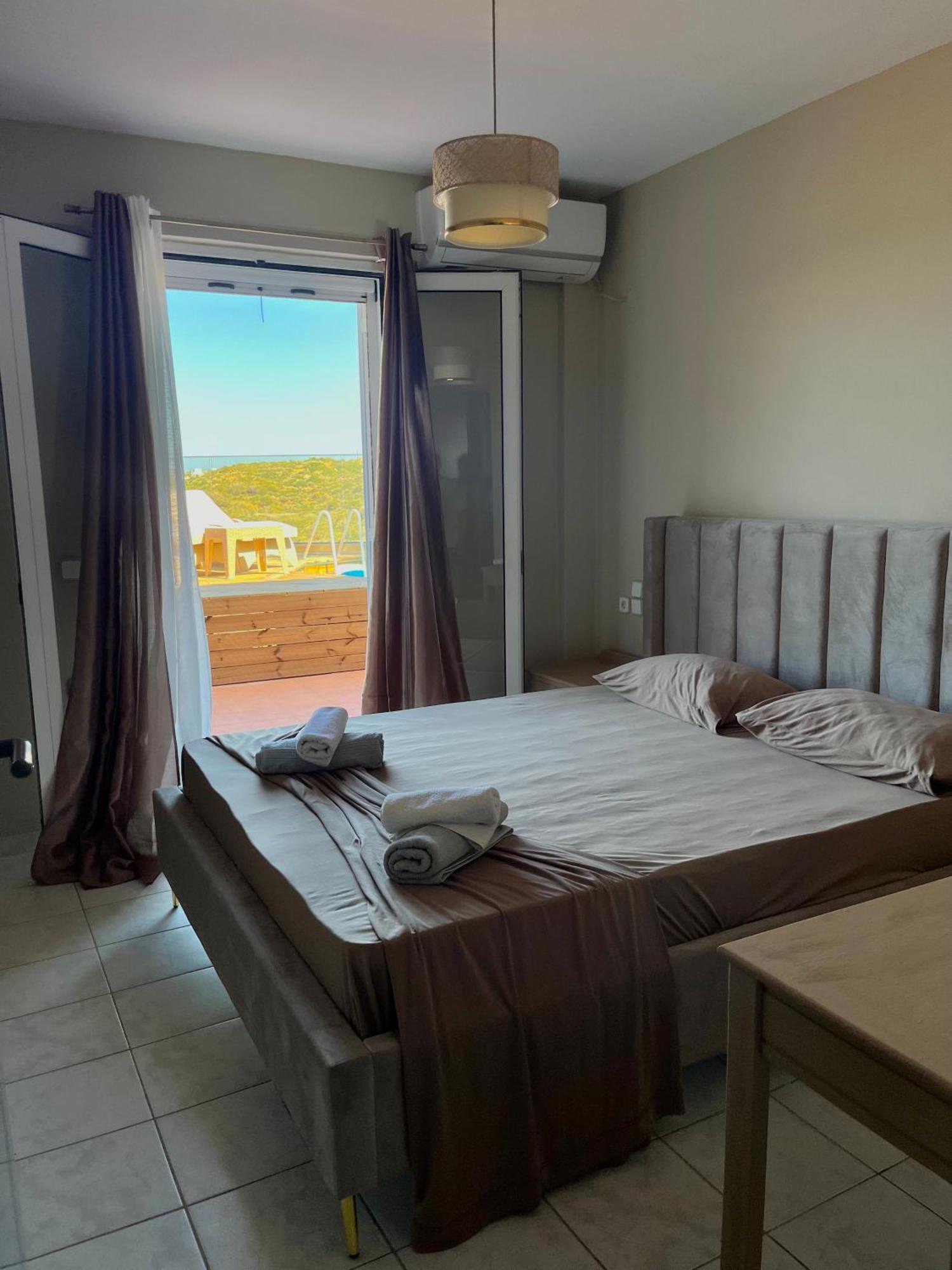 Golden View Apartment Agia Pelagia (Crete)
